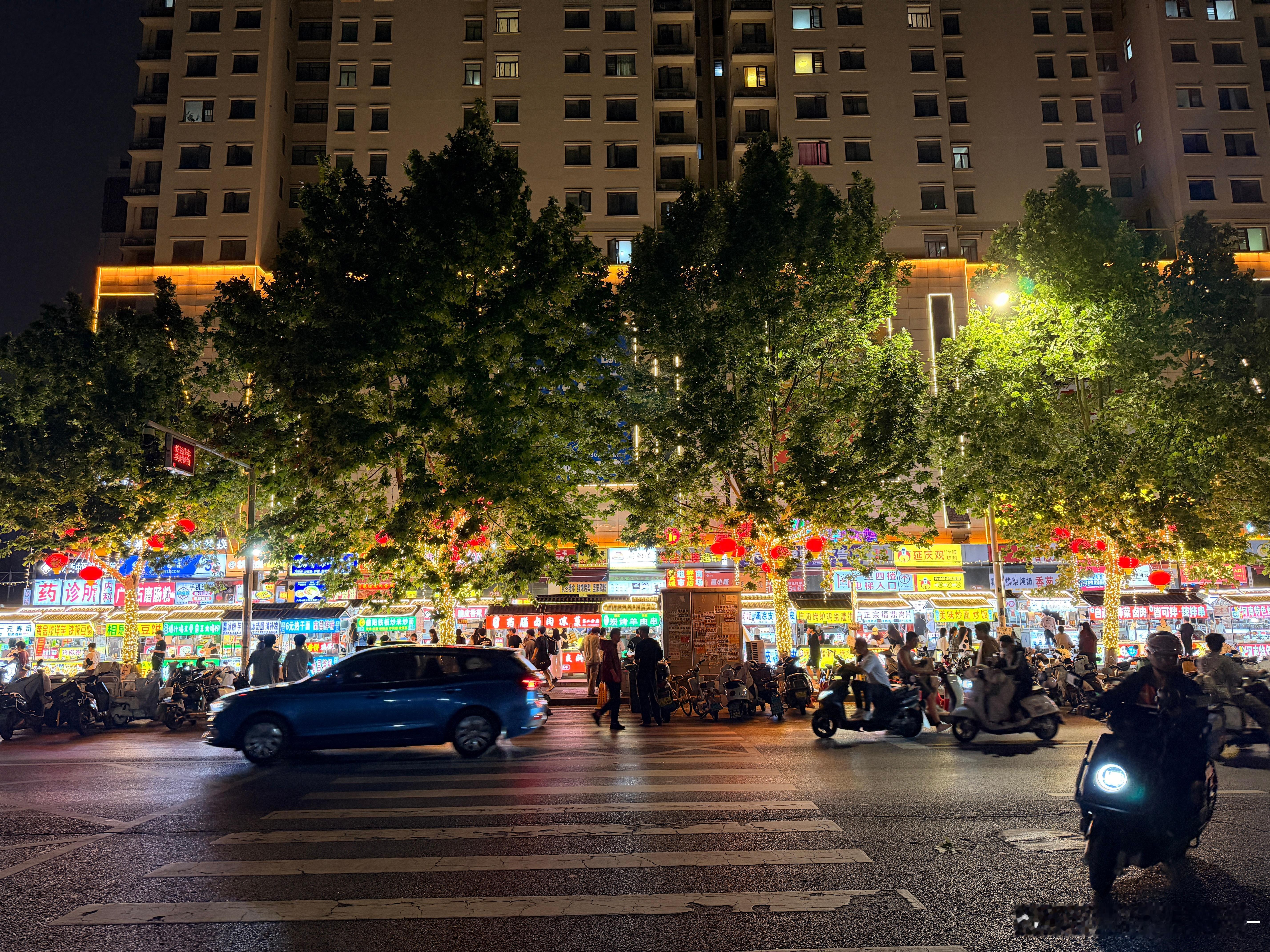 河南高校青春正当时羡慕大学生的夜生活看着就开心用镜头顺手记录生活