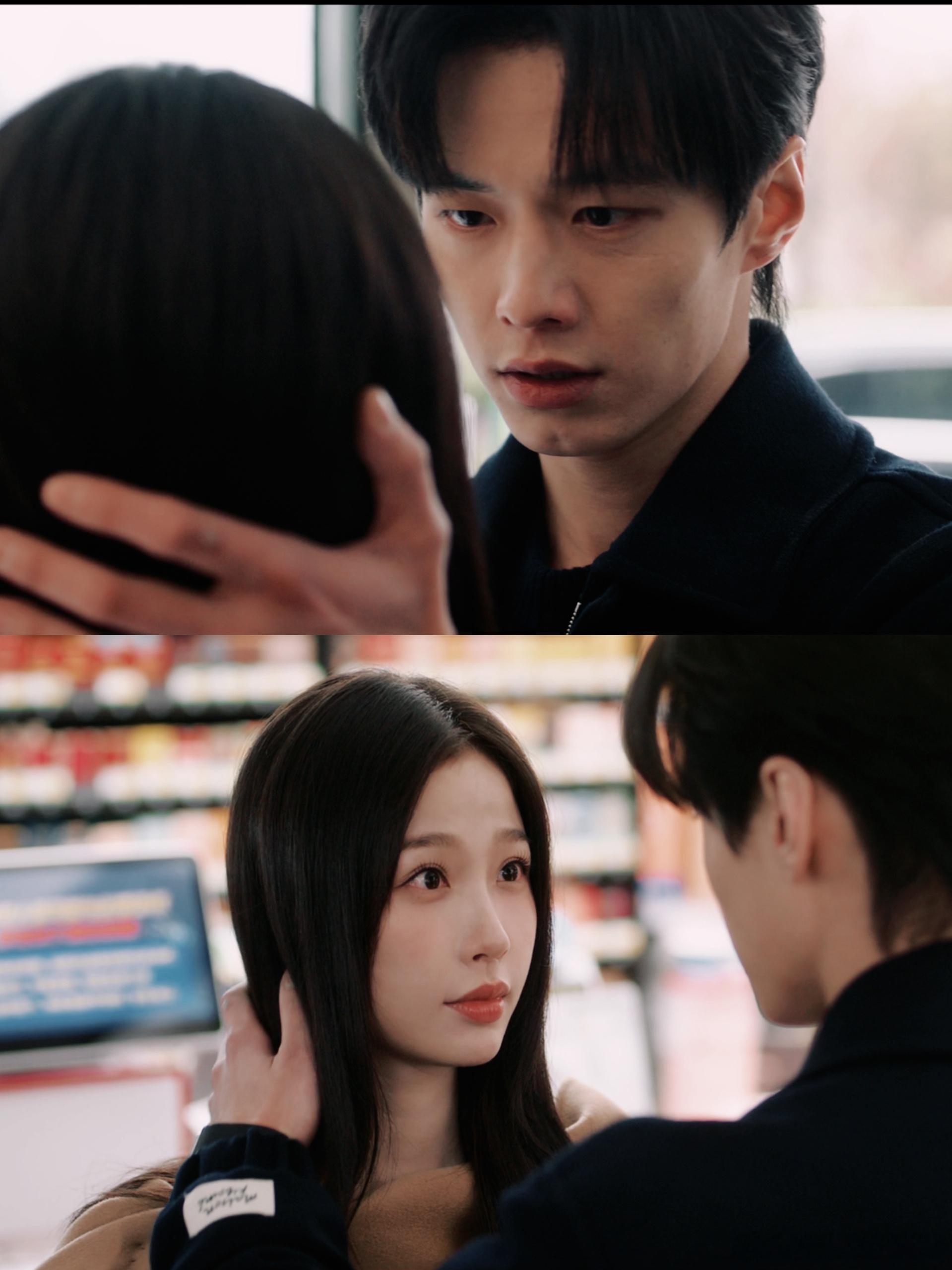 双轨he暮暮朝朝骑着摩托车很是浪漫，双轨he真让我们感到幸福，他们两个就是绝配啊