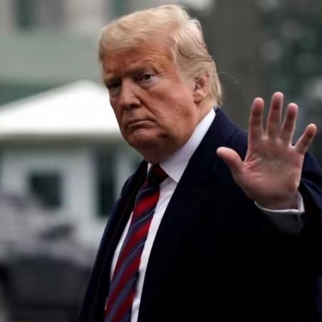 特朗普的对华关税，有可能再降10%？华盛顿传来的一则消息，恰似一盆冷水，浇得这位