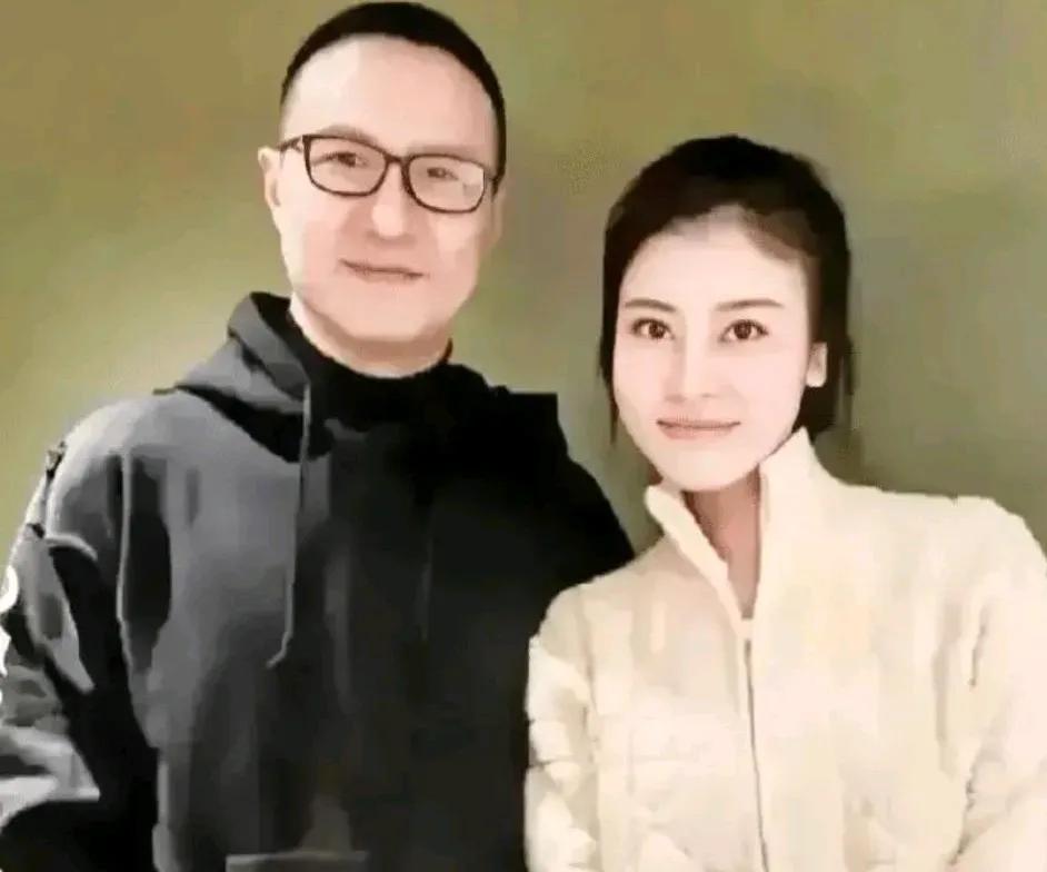 有一点我很好奇，汪峰说和章子怡离婚后2个月认识的森林北，4个月后开始交往一直到现