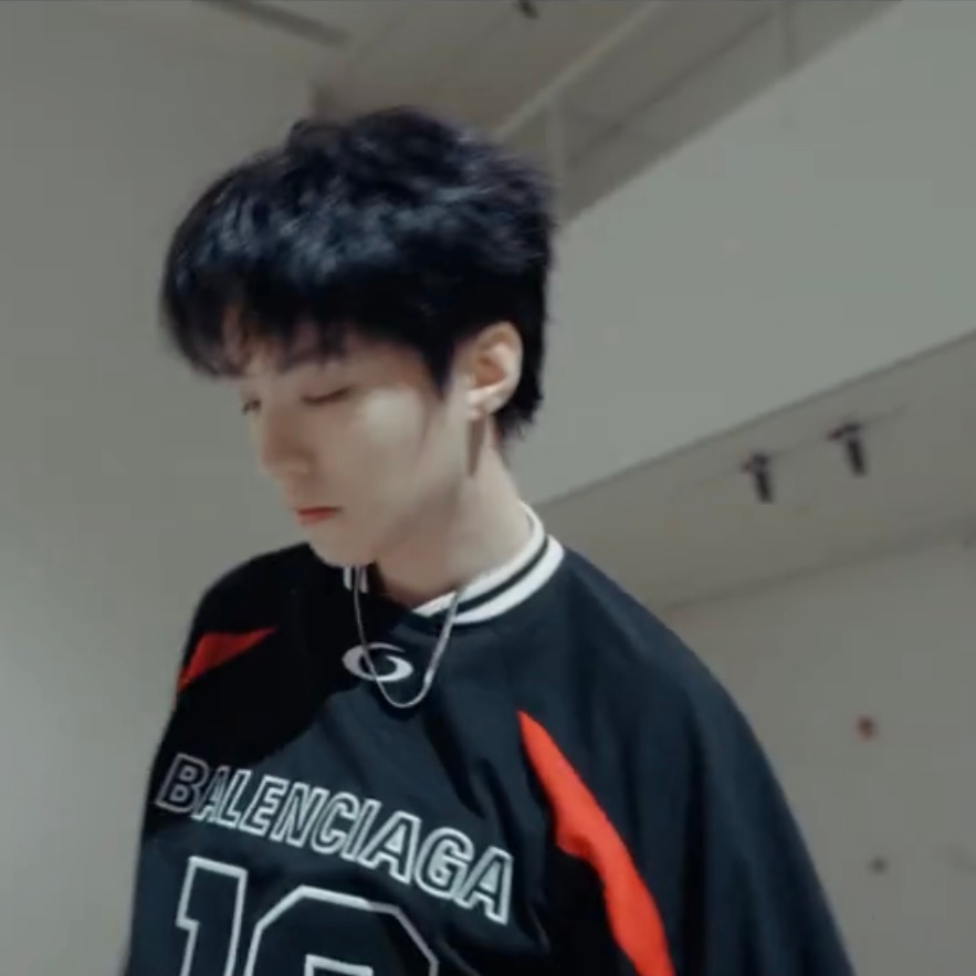 原来！！！！！！！！王俊凯首张同名专辑wjk