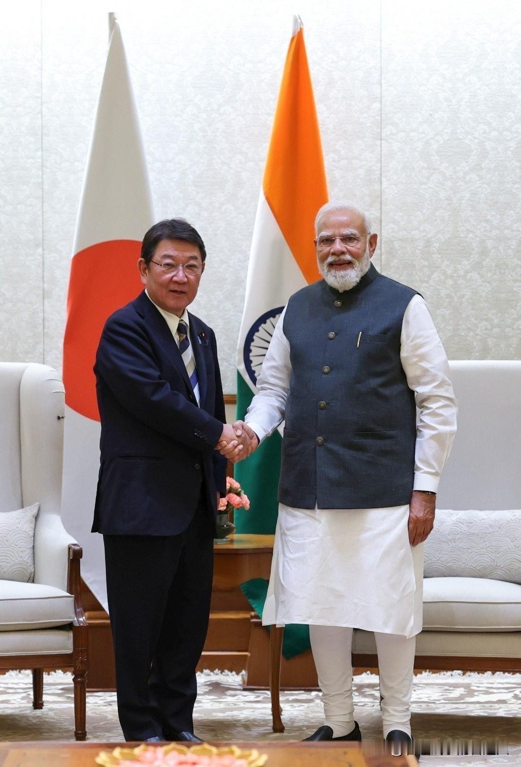 四方机制开了多少次会、发了多少份声明，印度的供应链还是绕不开中国。莫迪今天热烈欢