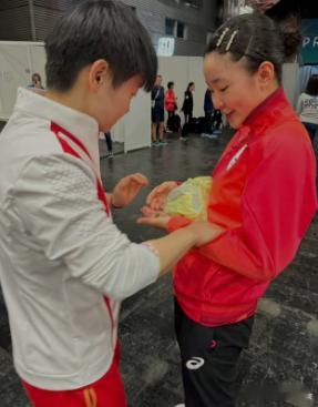 张本美和除了孙颖莎都赢了 莱维说“别洛杉矶变成东京”确实不是在吓人。当年谁能赢伊