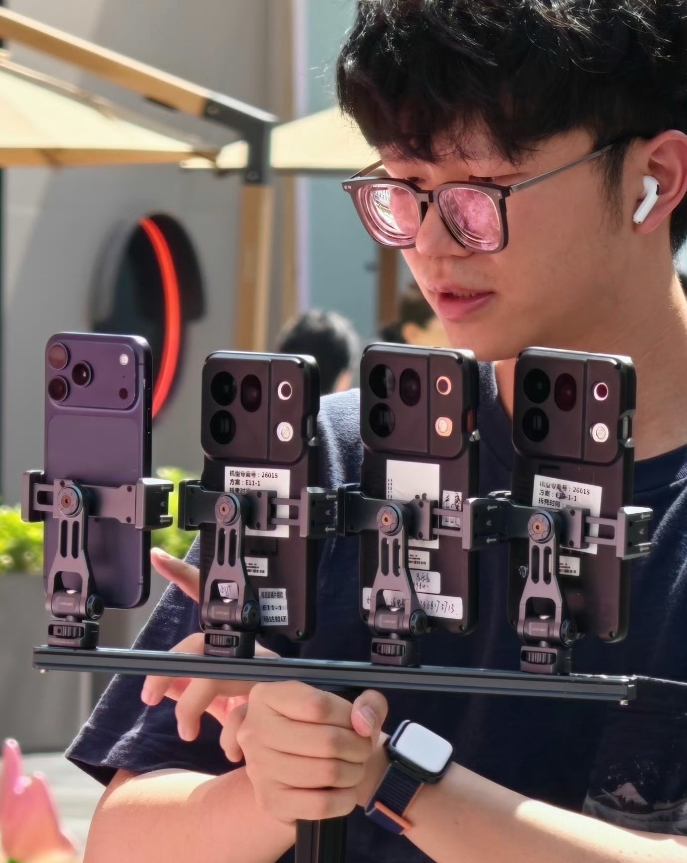 一下子露面三台机子，应该是OPPO Find X10、Find Pro还有Fin