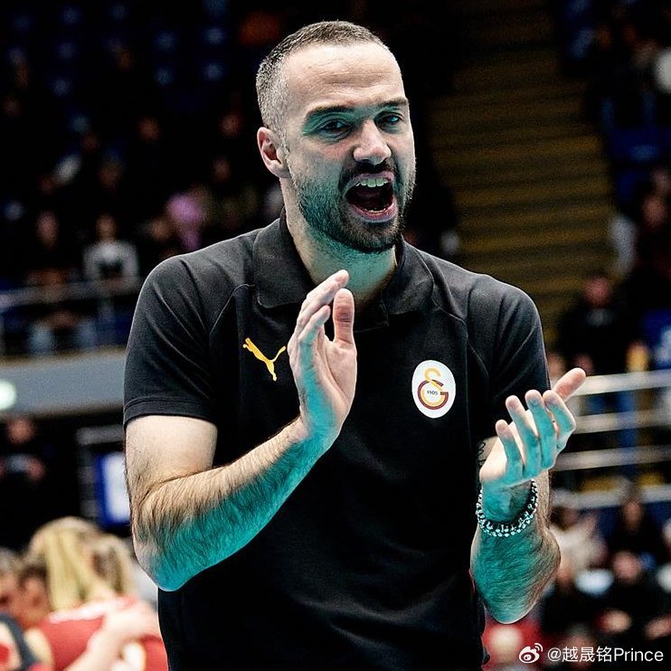 排球 🎙️ 阿尔贝托.比加雷里：我告诉姑娘们：“我们绝不能忘记去年的经历。如今