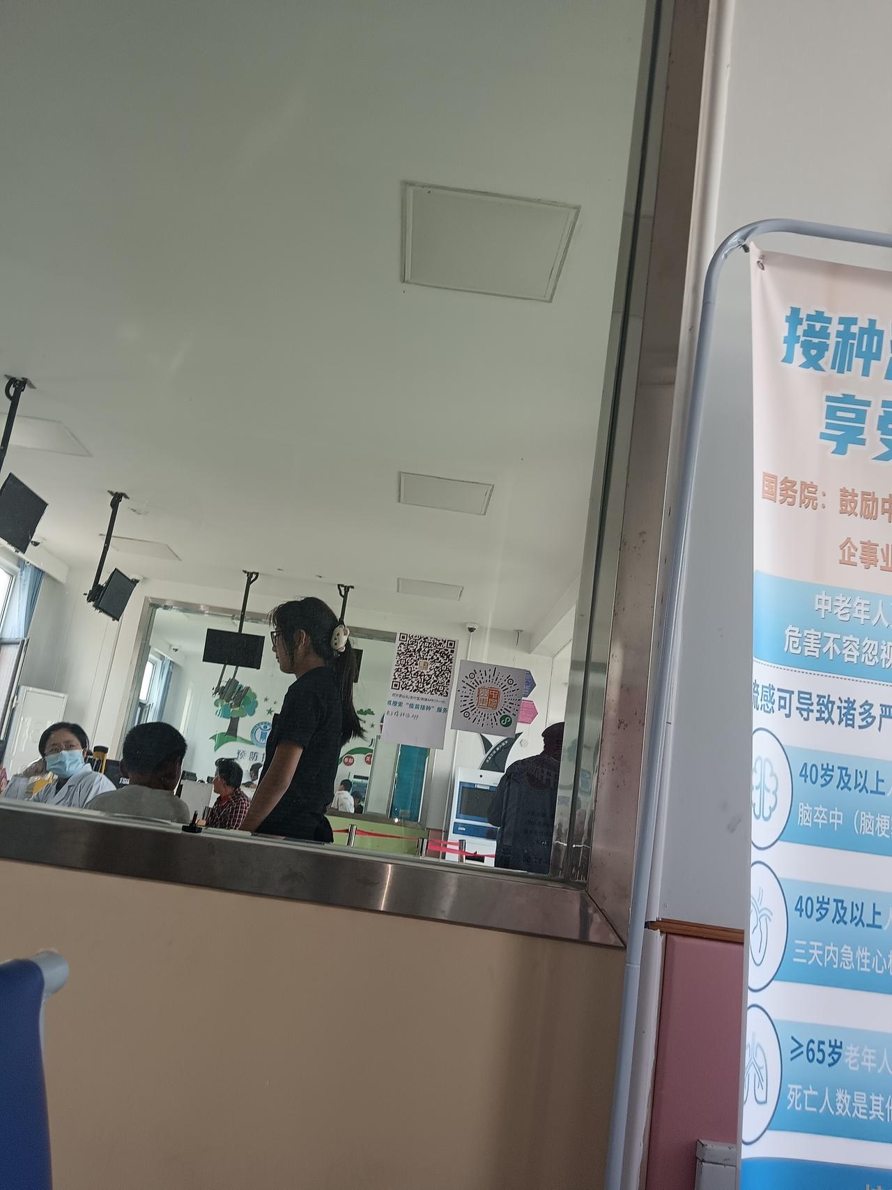 泪目了：12岁女童感染甲流3天后，不治而亡，让人难过。
事情发生在2026年10
