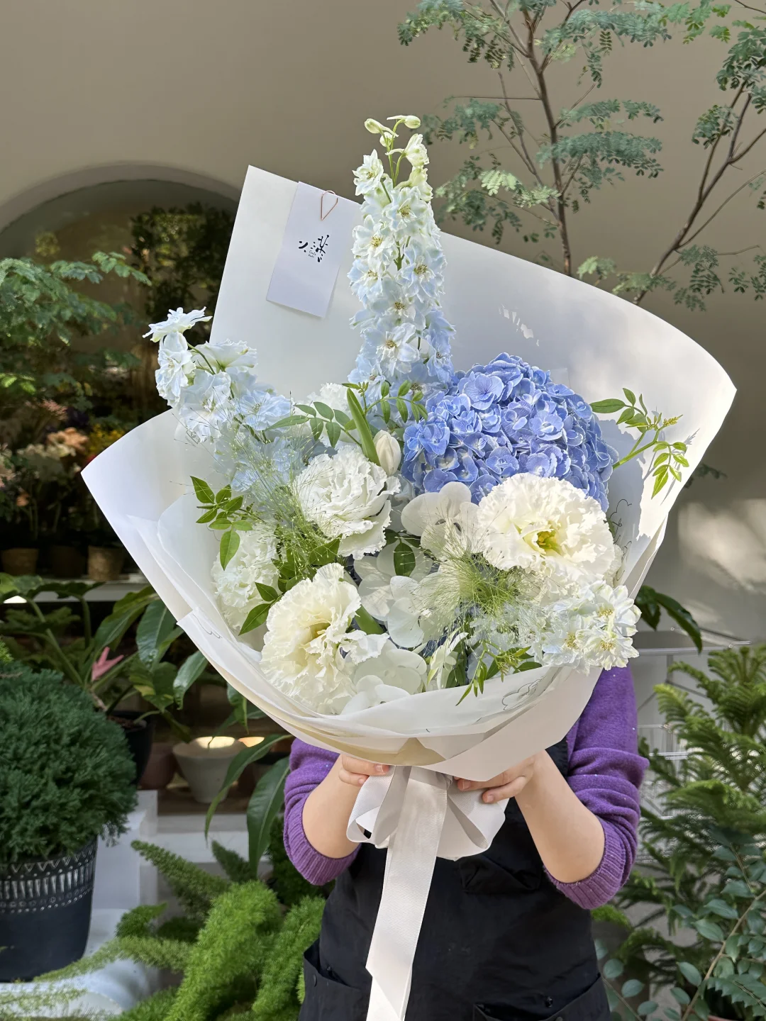 暖阳洒在了浪漫的蓝精灵身上🩵🤍