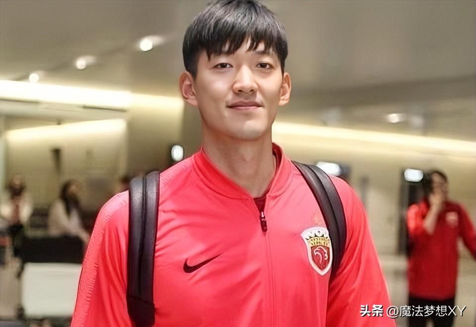 国足2球负于喀麦隆，我不意外
国足全场1次射正，我也不意外
但最令我意外的是，颜