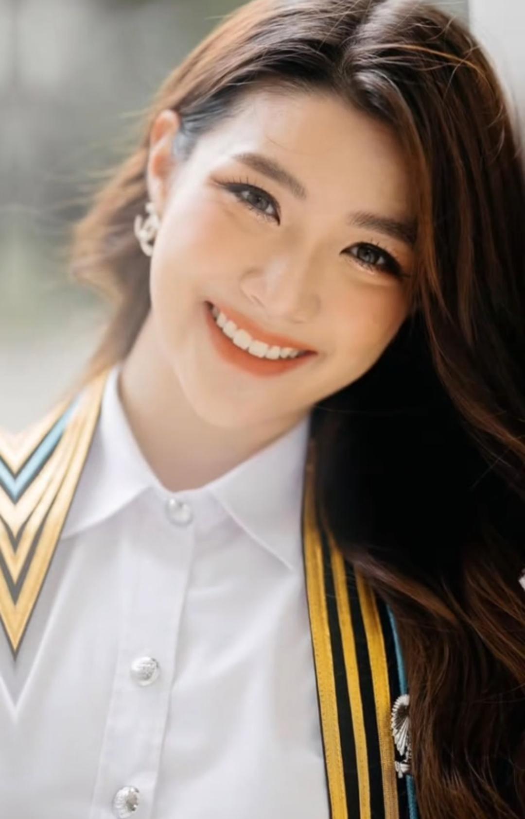 GinJ【爱情毒药】Ginny 金凤。金凤真是从小美到大