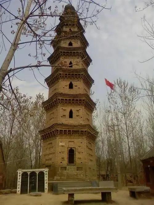 去太康，却到了太和！[得意]
   麦收前的一天，我帮邻居的女儿去太康法院办事。