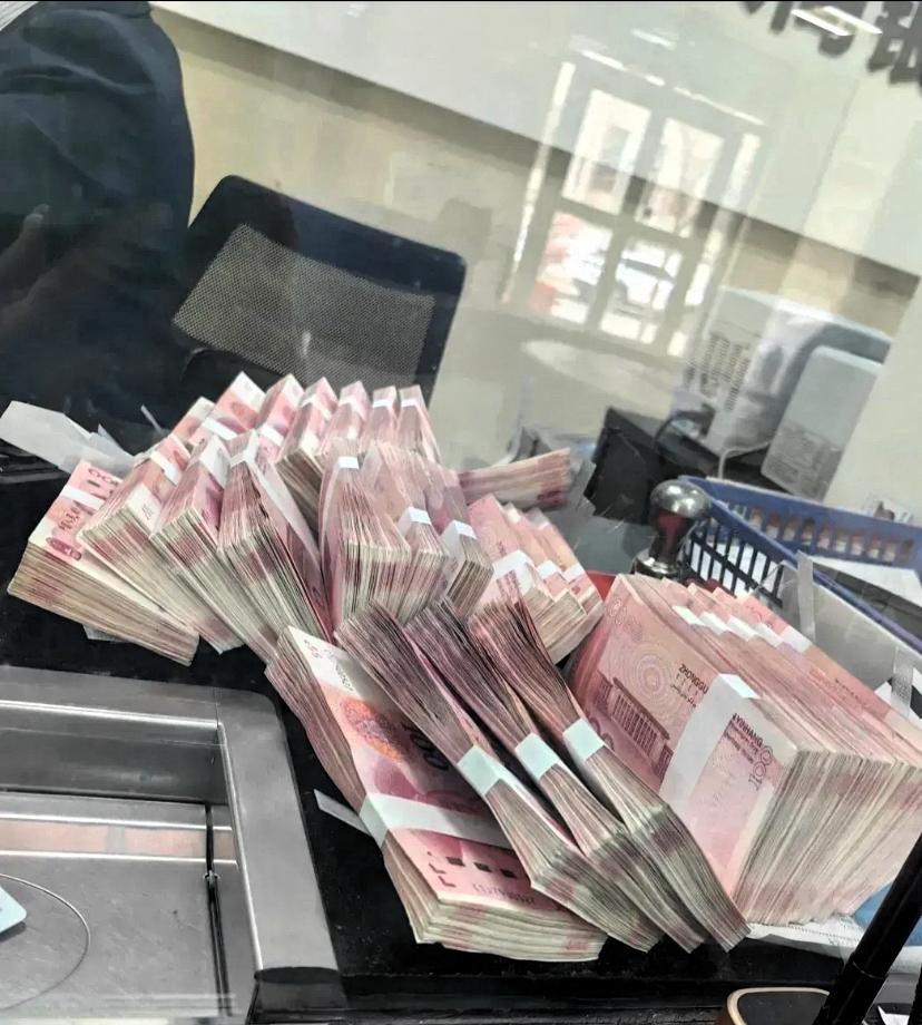 存钱的坑真的防不胜防！
我一笔三年期定期存款前几天到期，
因为工作忙没去银行续存