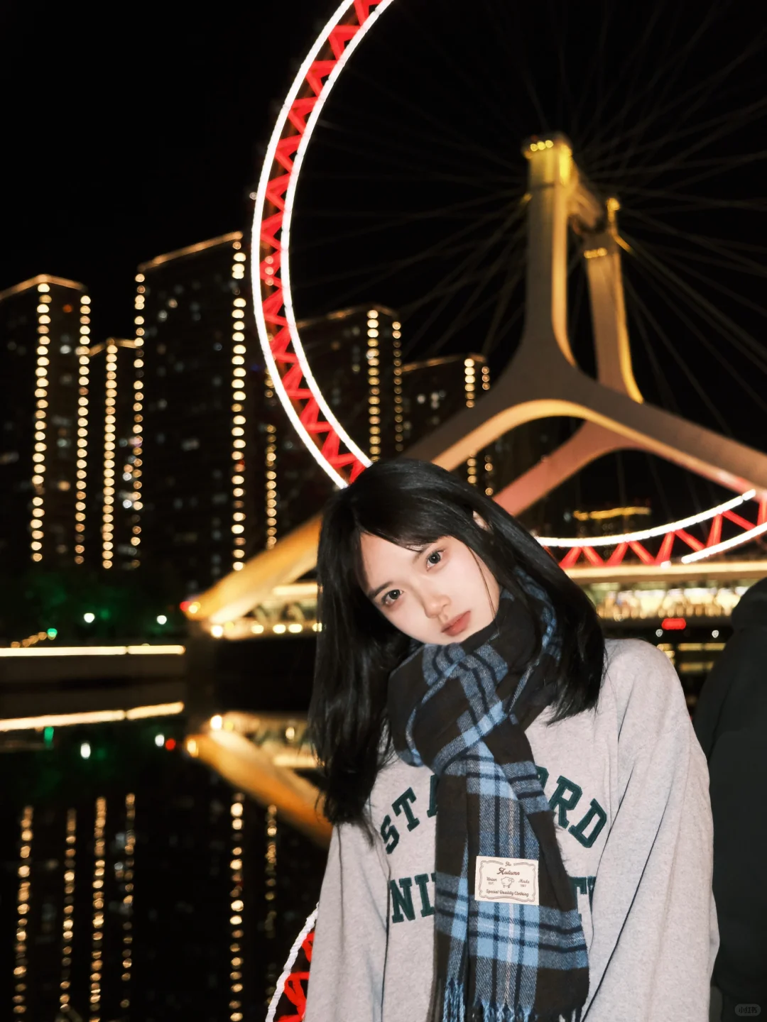 在重逢的街头