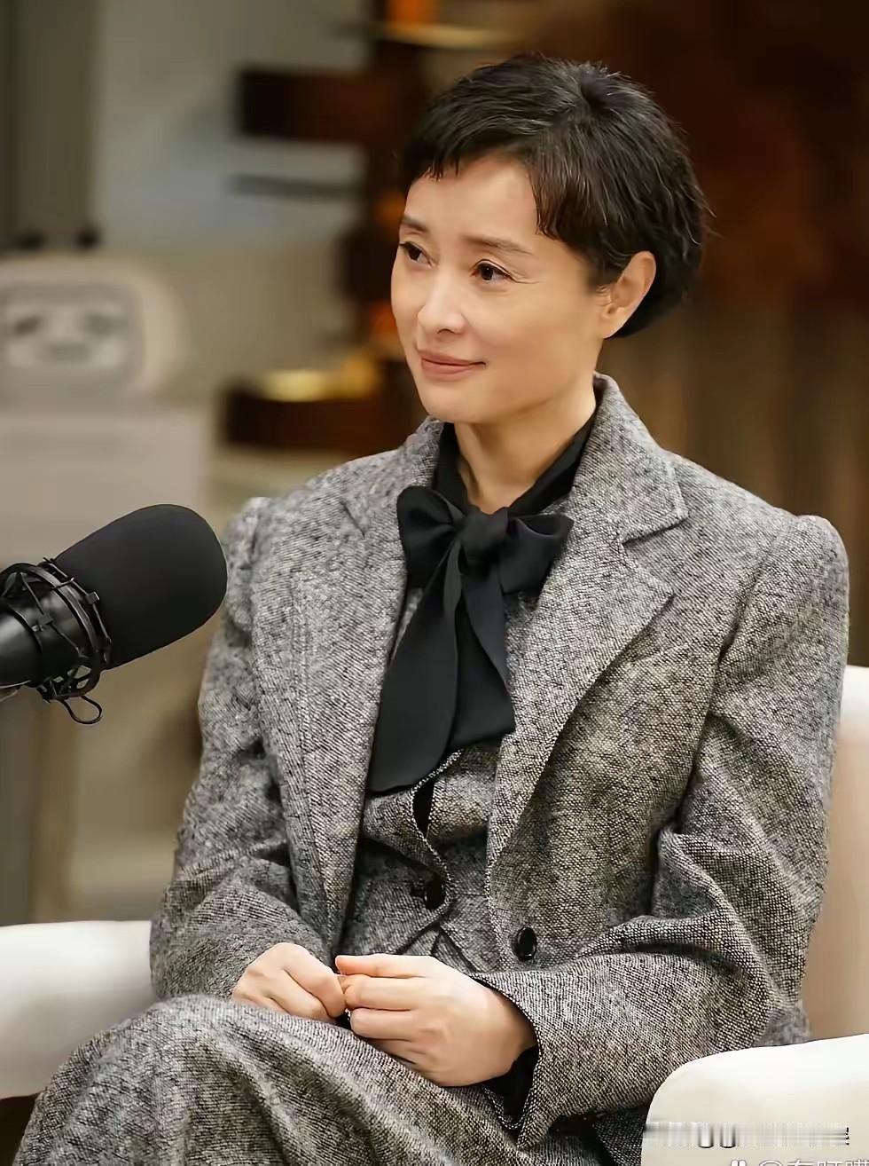 主持人问吴越：你在上海住了这么多年，房子也有了，以后会在上海养老吗？

吴越答得