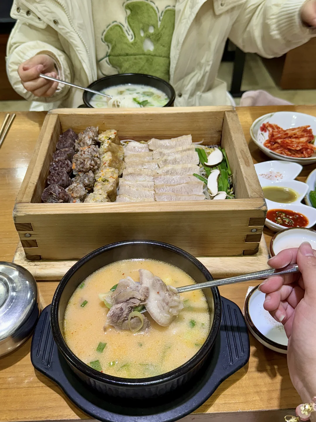 落地济州岛直奔老奶奶汤饭！！好值得啊😭😭