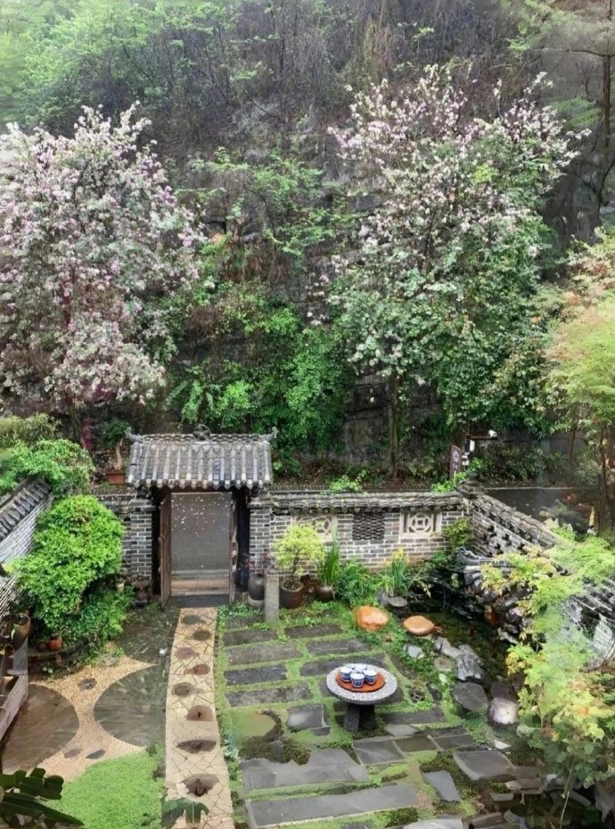 “  山馆长寂寂，闲云朝夕来 ...  ” 