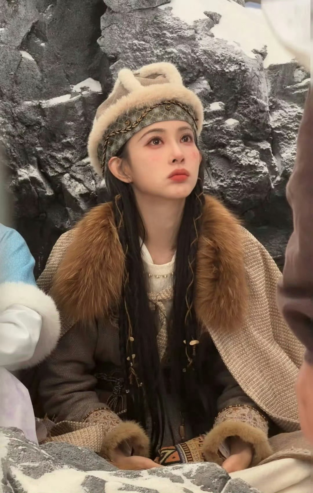 孟子义《尚公主》暮晚摇花絮图，明媚俏丽的公主！！ 