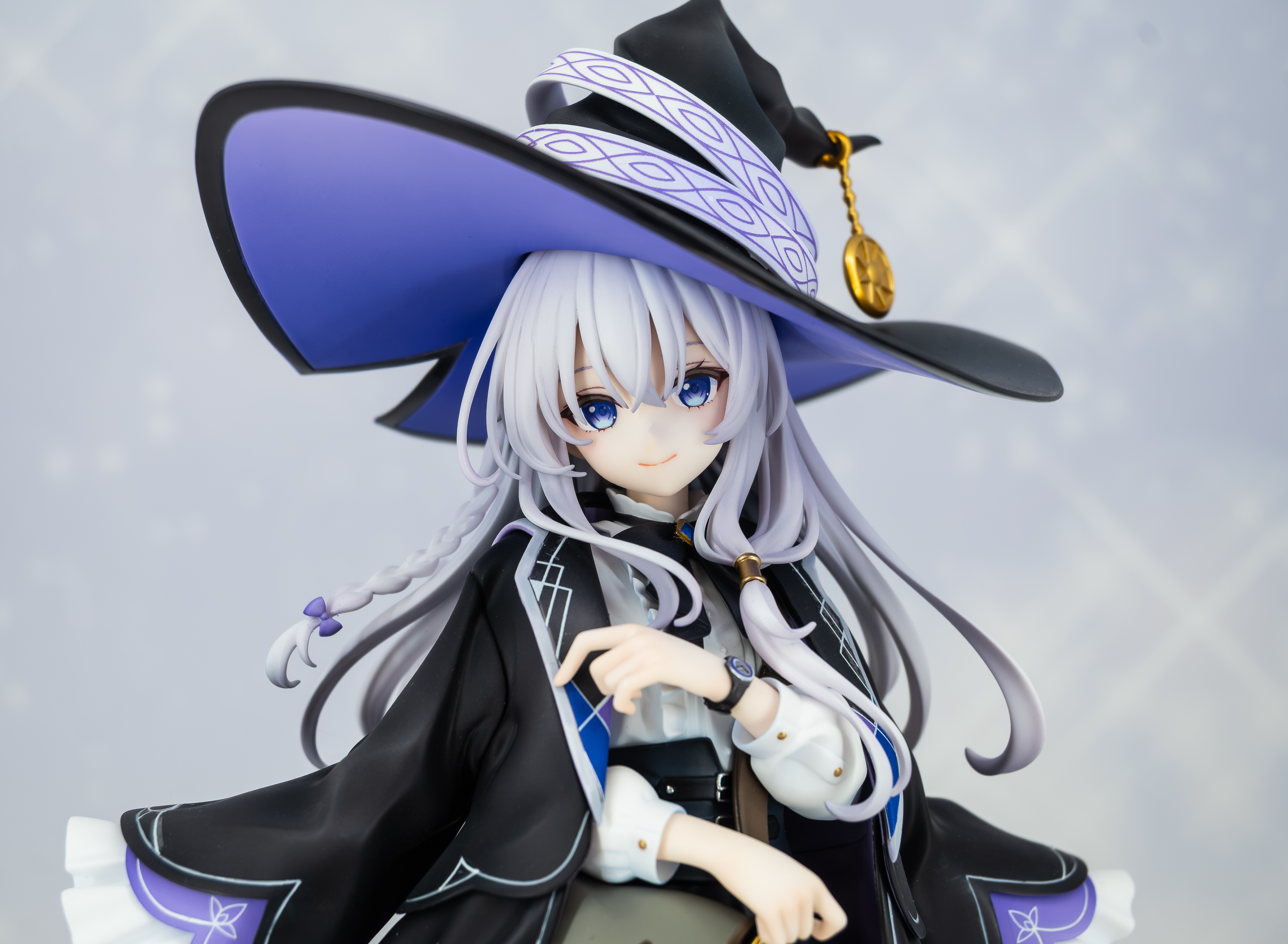这个屑魔女好正 