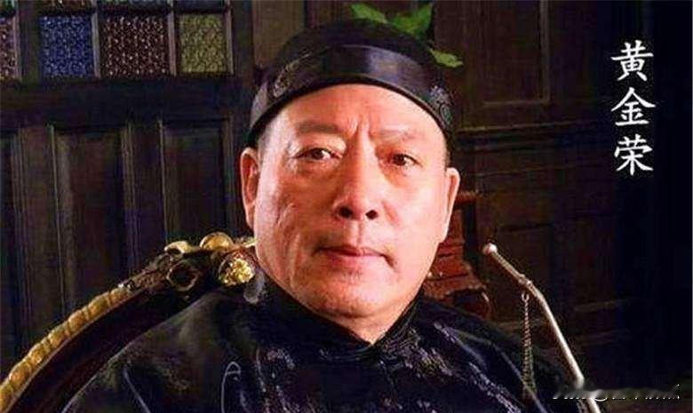 扫大街的前上海滩大亨，不跑不躲不求饶，他到底在盘算什么？
黄金荣1949年没走，