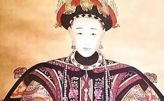 [太阳]1875年，皇后阿鲁特氏被慈禧软禁，四天内没有吃水米，快要死的时候，她收