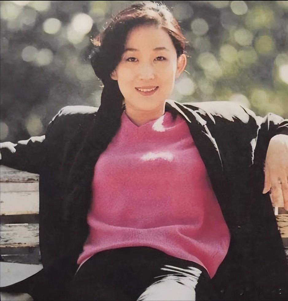 1段兄妹约定坚守数十年，国家一级演员至今孤身一人
 
很多观众熟知她精湛演技，却