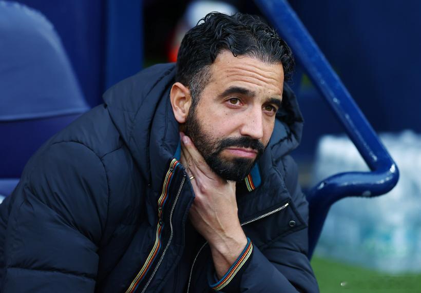 据《球报》报道，曼联在弗格森之后，解雇6名主帅已经支付了巨额补偿金。本周曼联官方