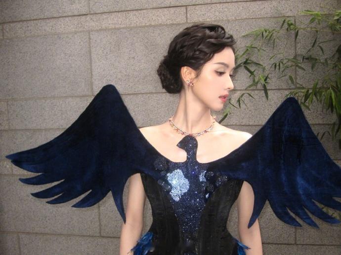 出席VOGUE的明星都美炸了 VOGUE红毯从来不乏惊喜，一众明星盛装赴约，风格