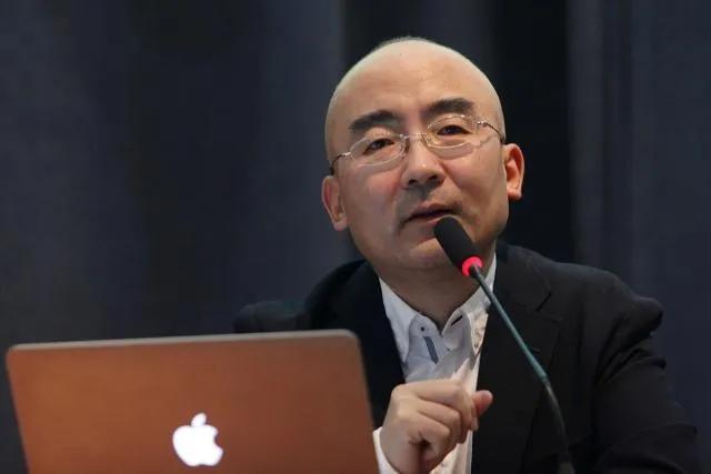 张宏杰的读史观∽
（有些人认为，读史完全是讲听故事，打发时间，其实不然。一直在断
