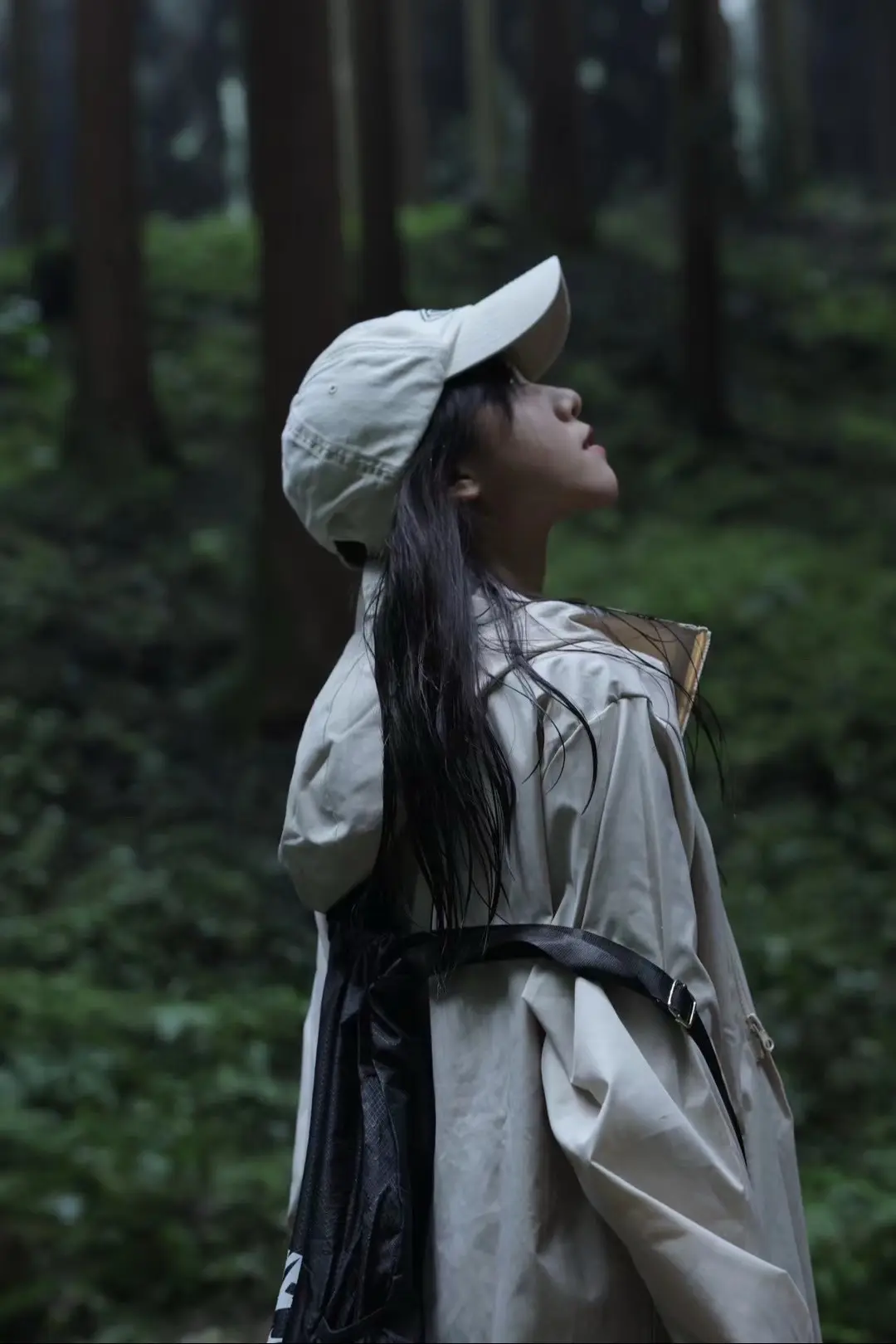 人总是喜欢反季节的东西，就像幸福后知后觉