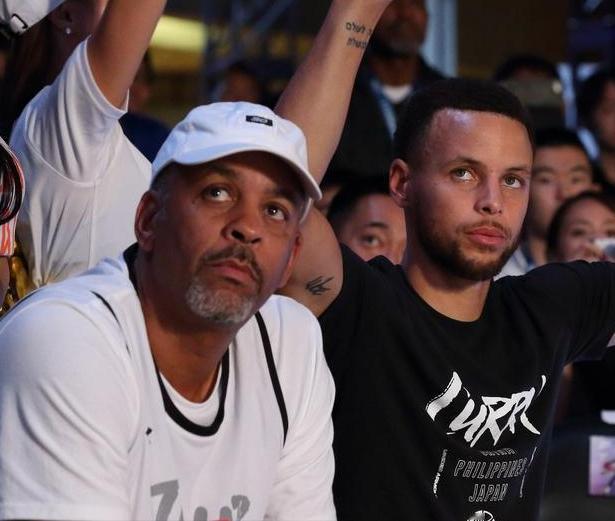 库里家族VS詹姆斯家族

库里家族常规赛总得分：44260分
戴尔·库里：126