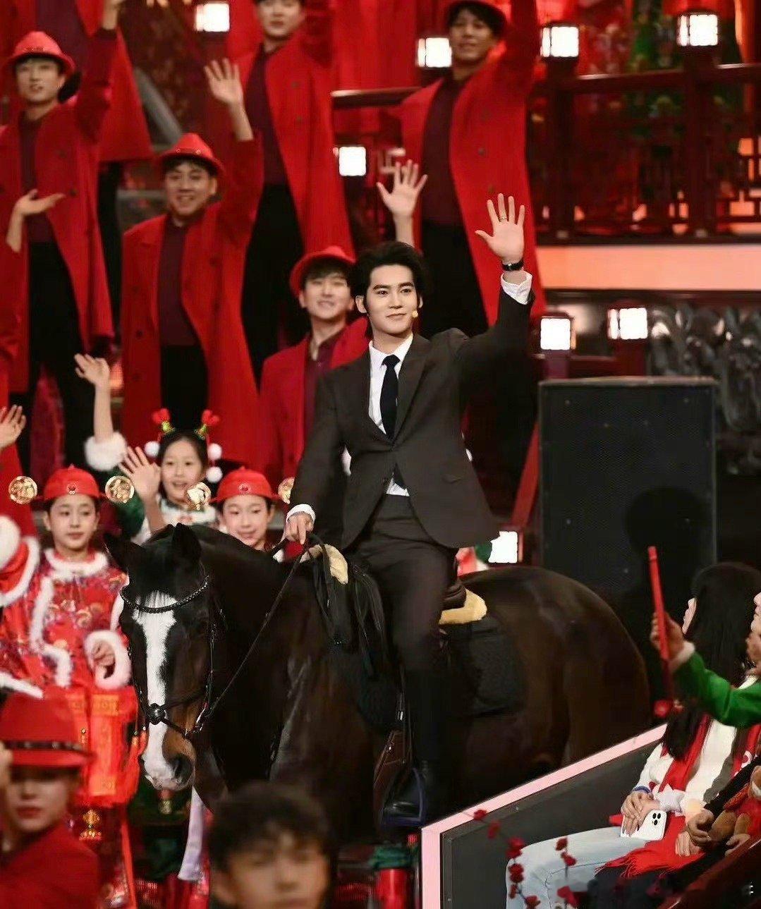 哇塞于适有种鲜衣怒马具像化了 