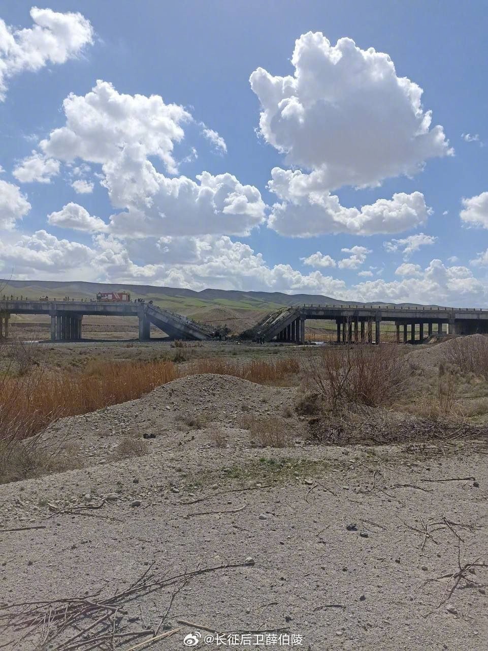 美以袭击哈尔克岛除铁路桥梁外，公路交通桥梁也成为攻击目标鉴于最近发生的事件，预计