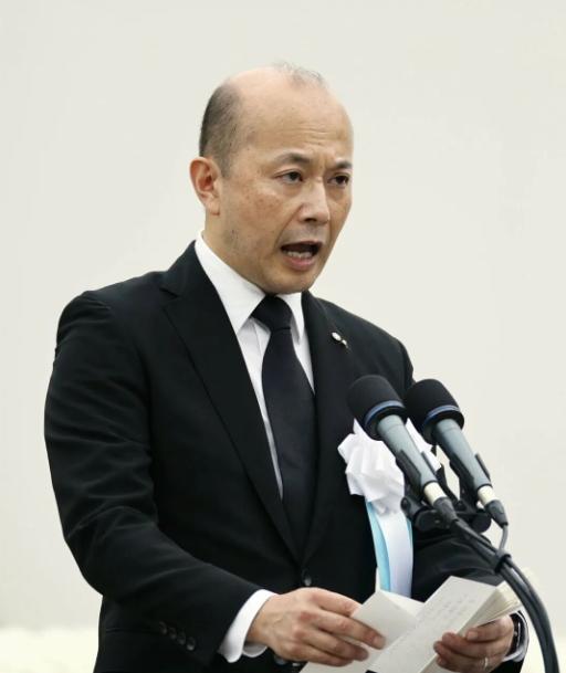 8月9日上午，长崎和平公园的钟声再次响起。核爆中心旁的松山町，死难者名册再添27