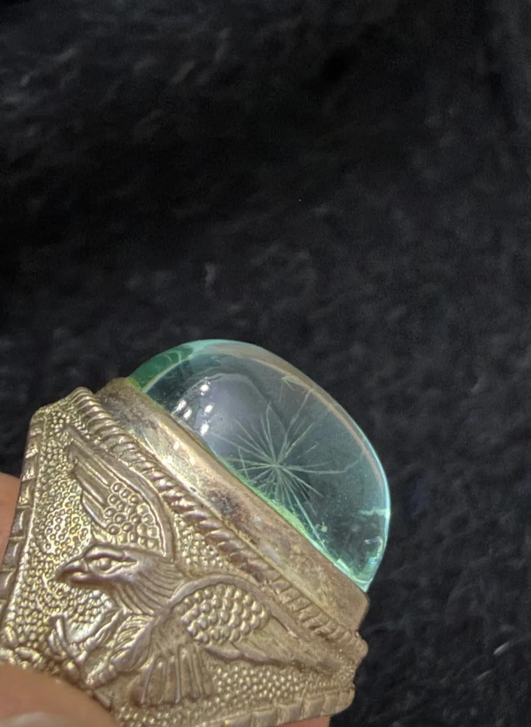 全网蹲个鉴宝大佬！这玩意儿是我好几年前偶然得到的，造型挺独特，可我研究这么久都没