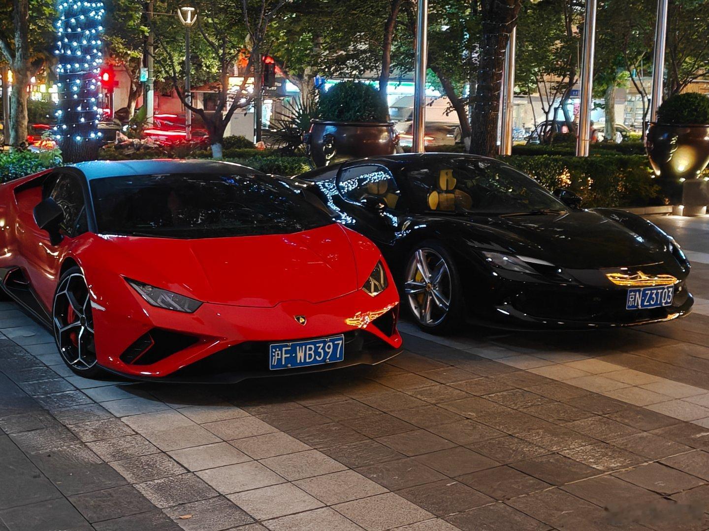 酒店楼下走走这地方n年前来过上海好冷，冻腿啊 上海·上海静安瑞吉酒店
