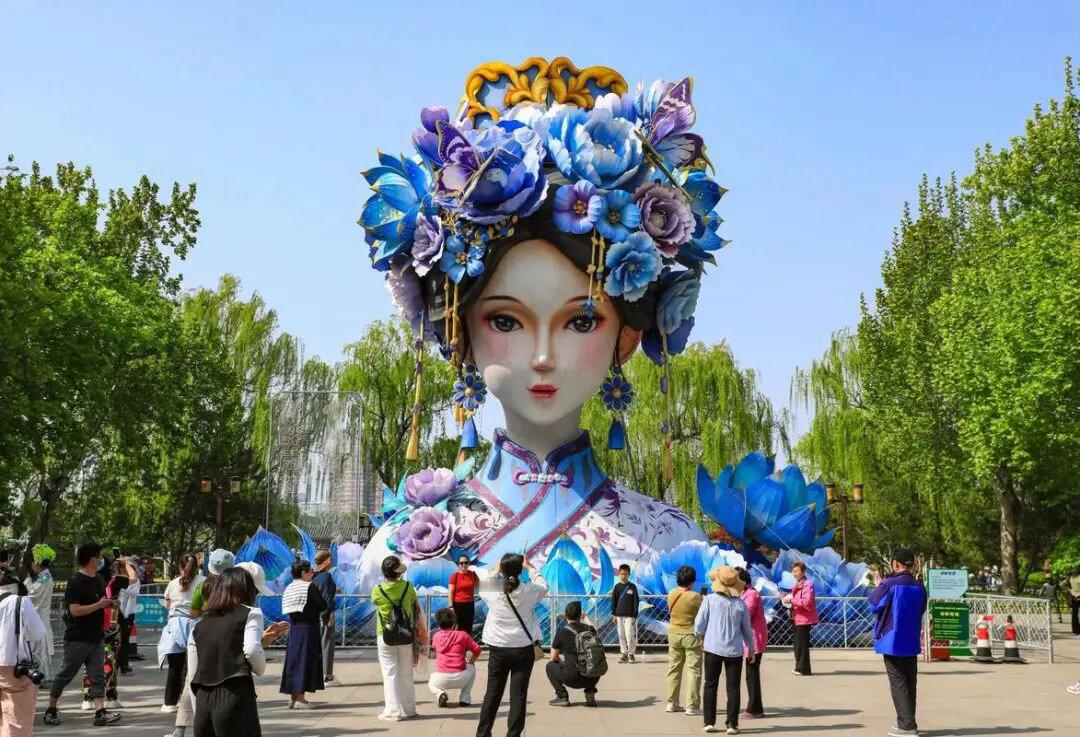 关于夏雨荷的争议是又一次“出圈”后的翻车其实文旅搞搞IP经济也没人拦着能赚到钱也