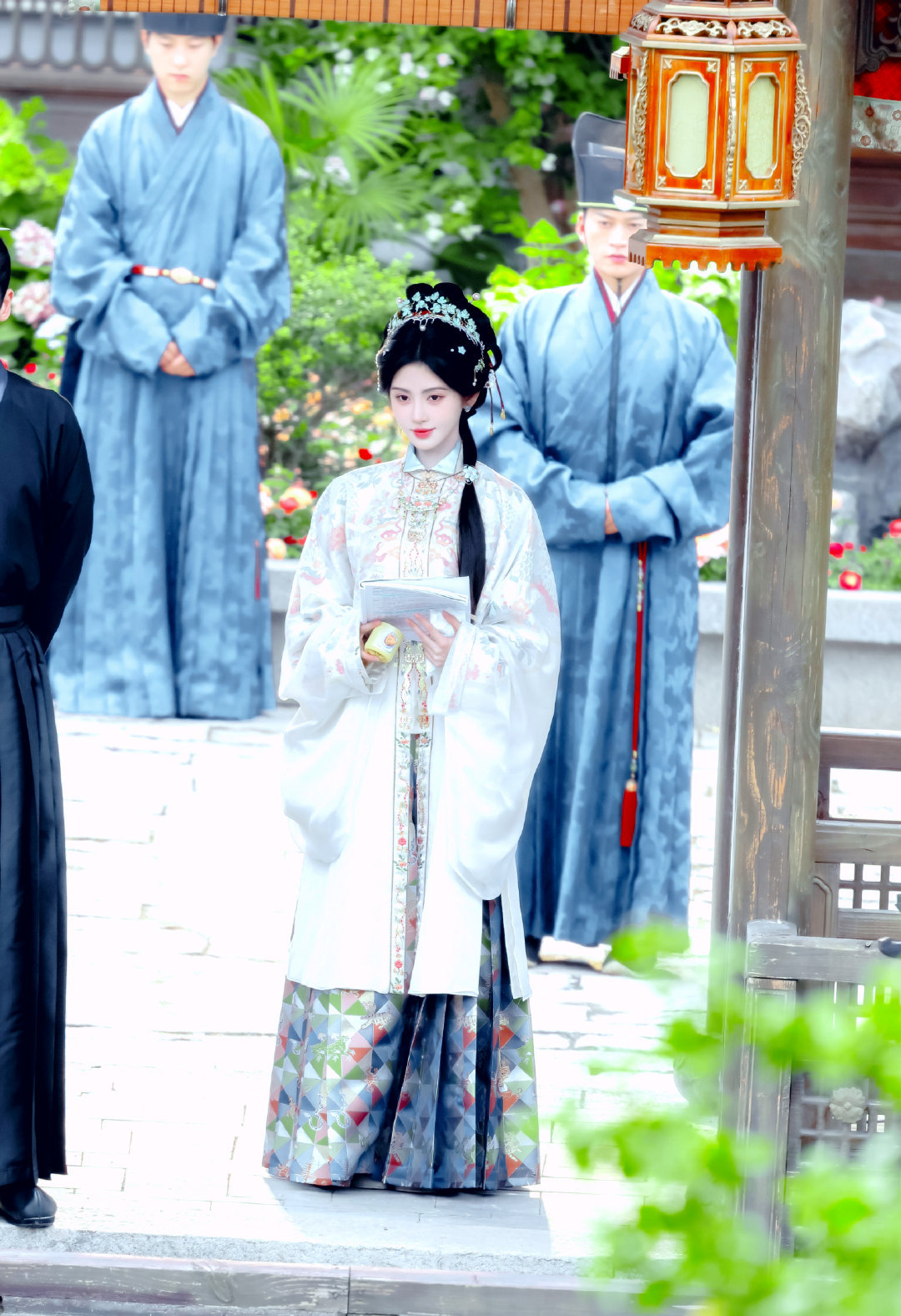 jjy鞠婧祎万花世界 jjy鞠婧祎苏绿夏 “你是海平线的终点 是我愿意披星戴月去