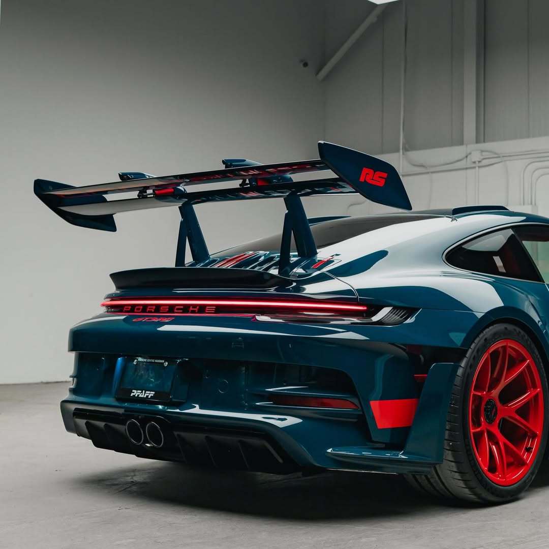 保时捷 992 GT3 RS，配色太美了 