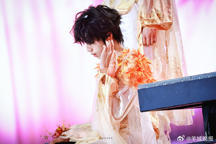 【TF家族新年音乐会现场，你最欣赏谁的舞台？】TF家族2026新年音乐会今日在三