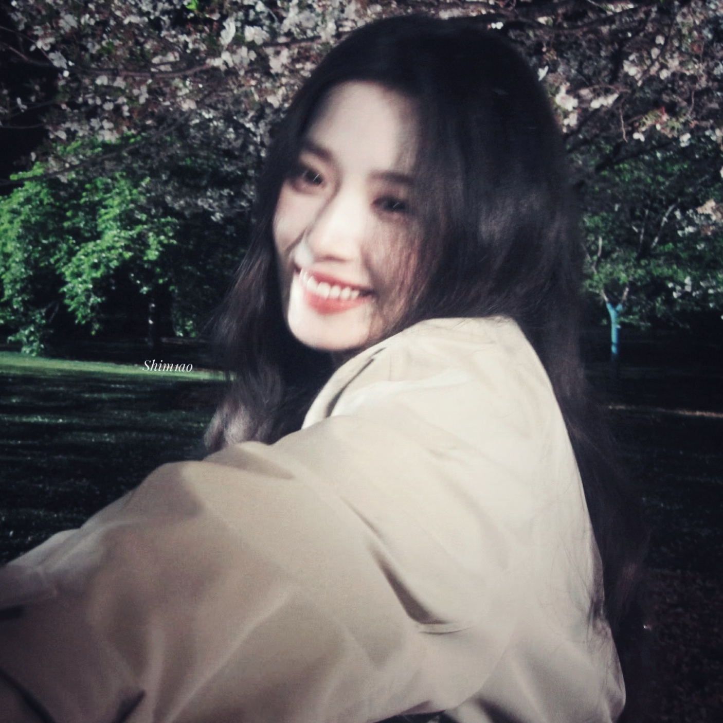 卢昱晓  昏黄的时光褶皱 