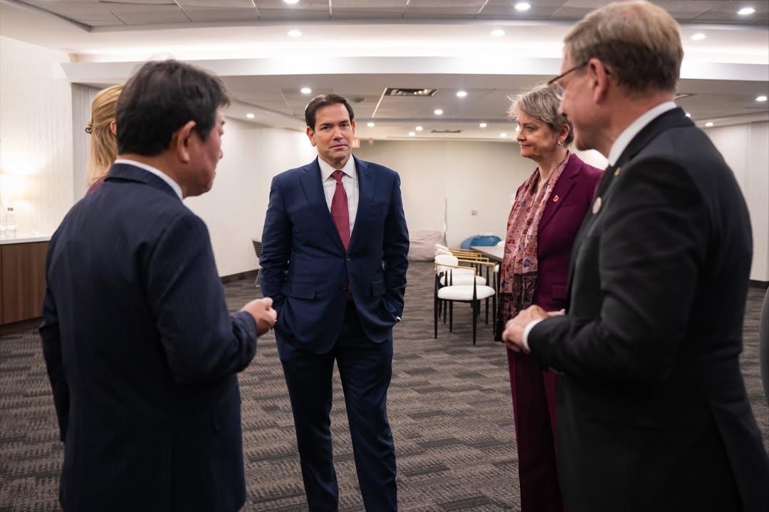 2025.11.15“世界警察”美国又出手了！一边摁住中东大佬，一边调停东南亚冲