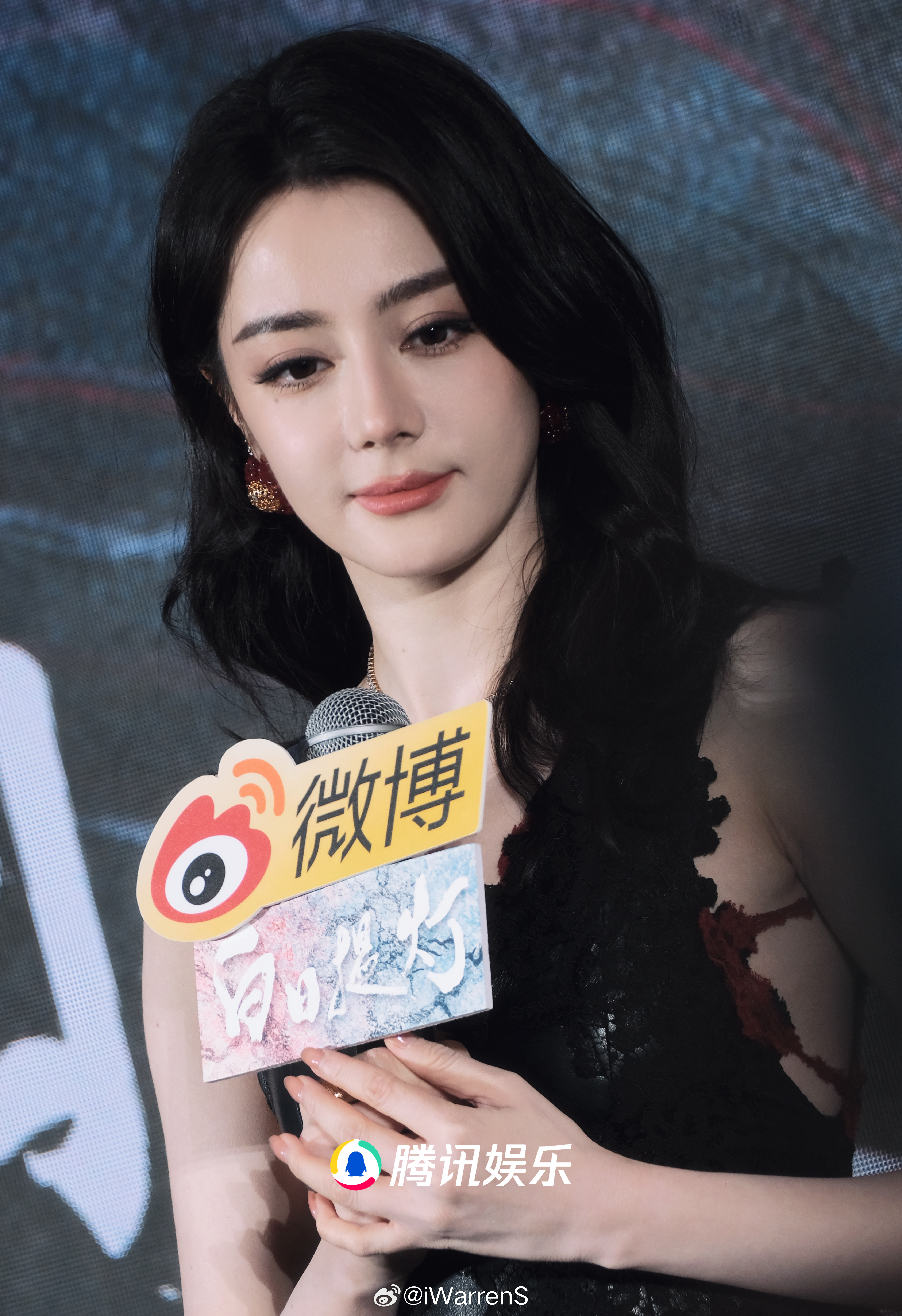 鹅发了迪丽热巴白日提灯追剧团上怼脸生图直出了，来看看状态怎么样？迪丽热巴问白日提