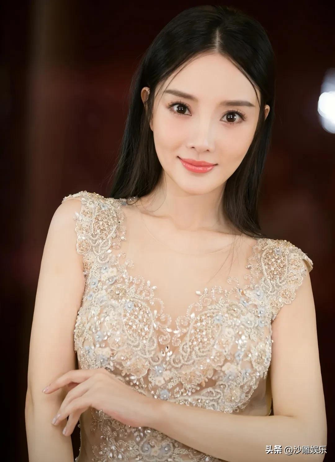 45岁李小璐，终于认了！

6月29日，45岁的李小璐冲上热搜！
这一次，不是跳