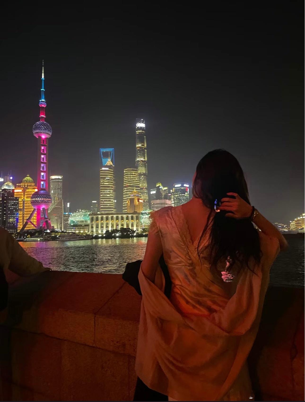 后来，终于领悟:物来顺应，未来不迎。当时不离，既过不恋。 ​​​