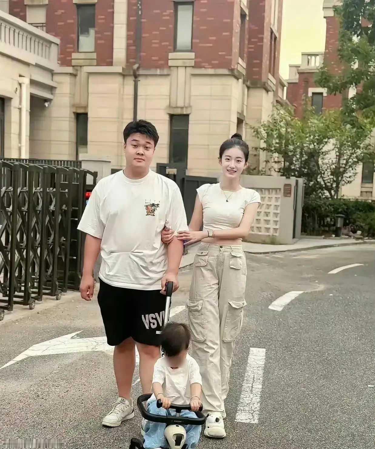 大哥，求你出本书吧，怎么追到明星的