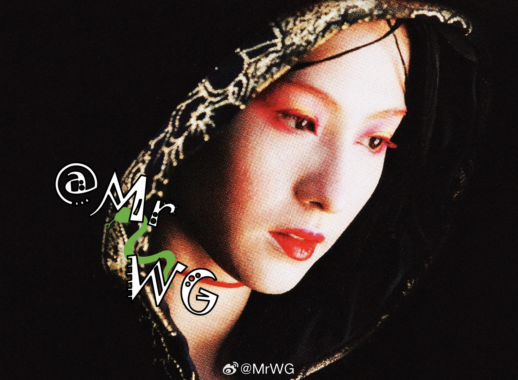 香港电影独家扫描 眼波流转，那一抹盈烁于睫的绯红海棠色——穿斗篷的王妃倾城，张柏