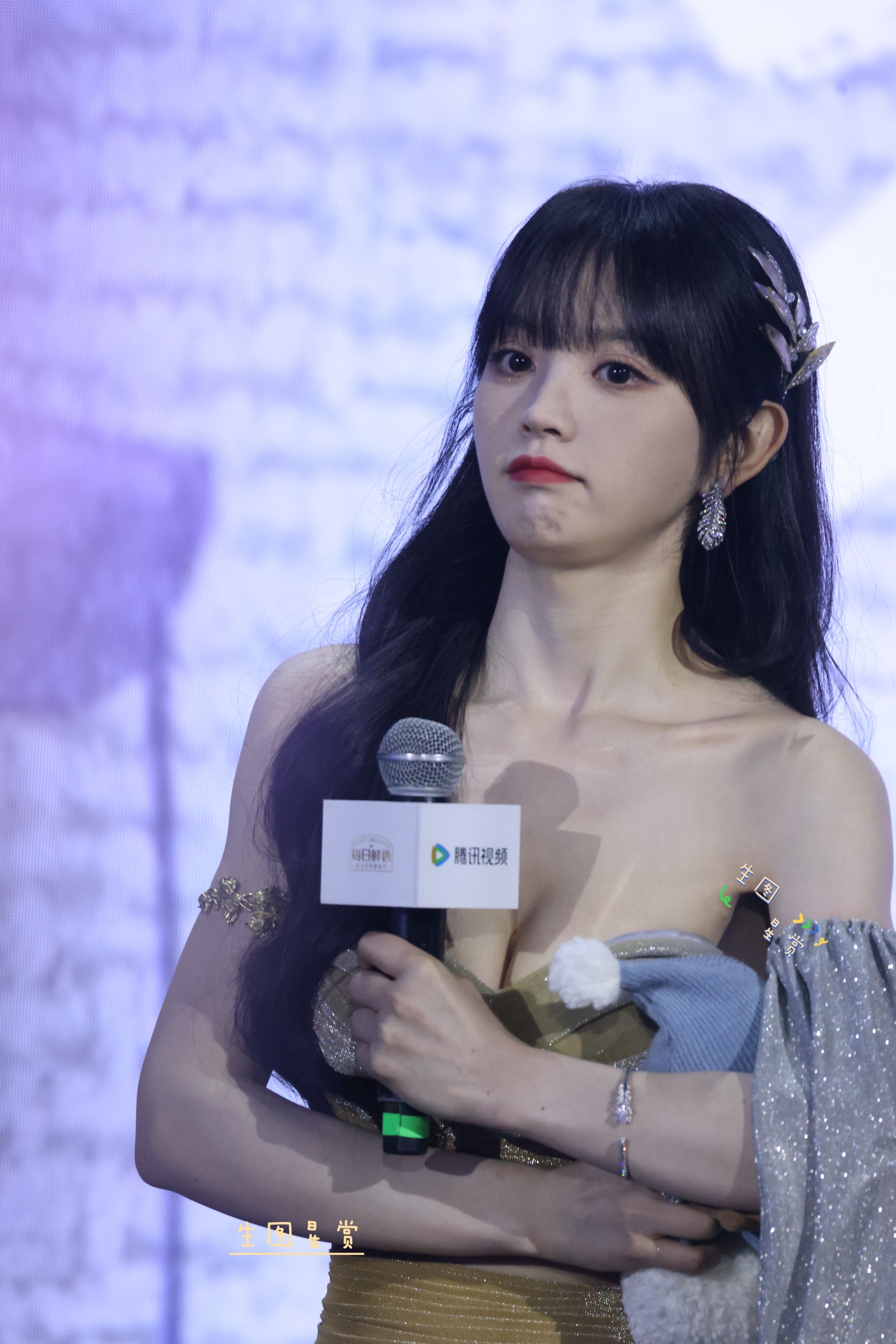田曦薇校园时期美貌就被认证田曦薇鹅剧派对饭拍合辑📷 ​​​