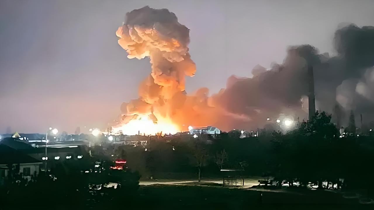 俄罗斯理应向乌克兰支付战争赔偿，在这场冲突中，乌克兰平民的伤亡比俄罗斯大太多了。