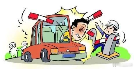 #福建小伙脑子一热嚣张闯卡被抓# 近期，石狮市公安局蚶江派出所开展交通违法查处行