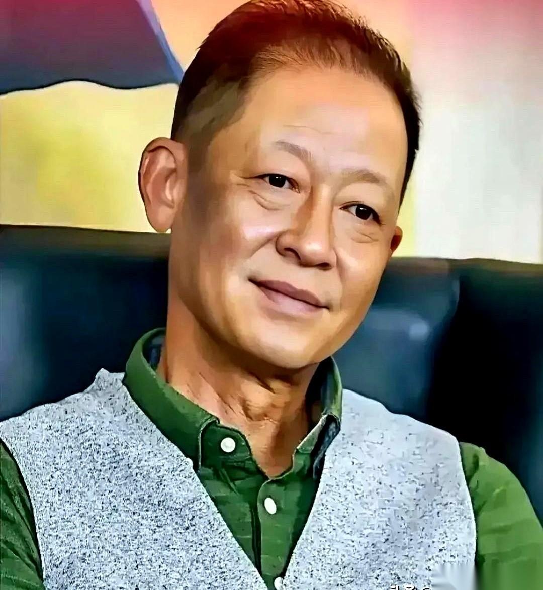你觉得你挺牛的，是吧？
我跟你说个扎心的实话：只要人家不用求你办事，你在他眼里，