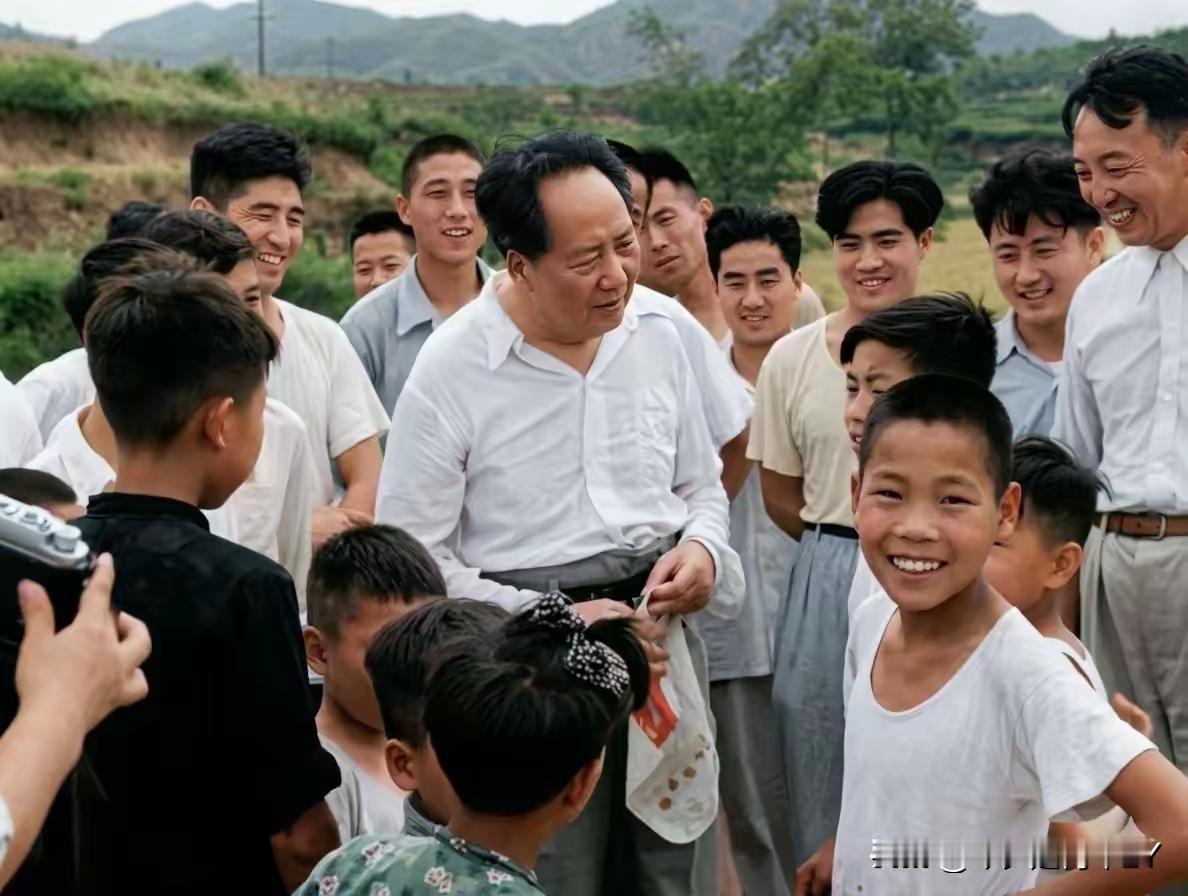 永远感恩毛主席：吃水不忘挖井人，幸福不忘领路人
 
如今日子越过越红火，可很多人